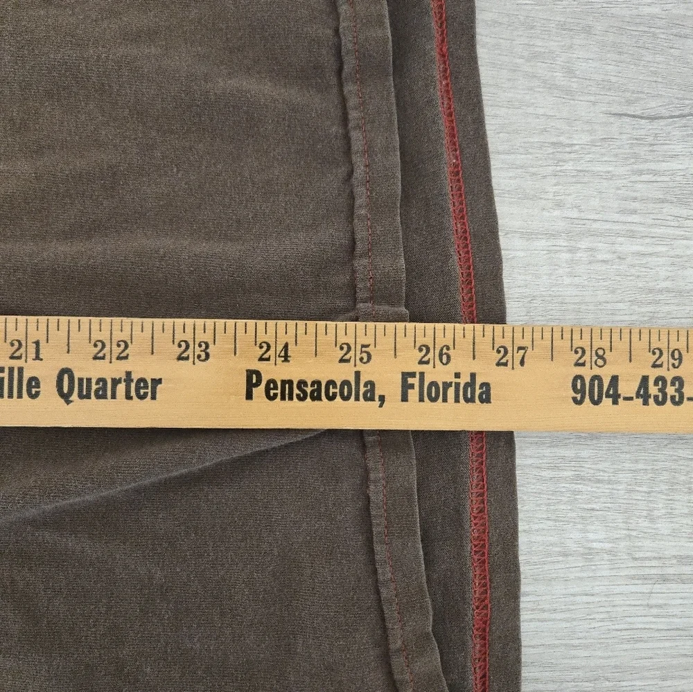 Vintage Avirex T Shirt Mens Large 18/20 Brown Y2K Hip Jop Urban Naturally Distre - Picture 4 of 6